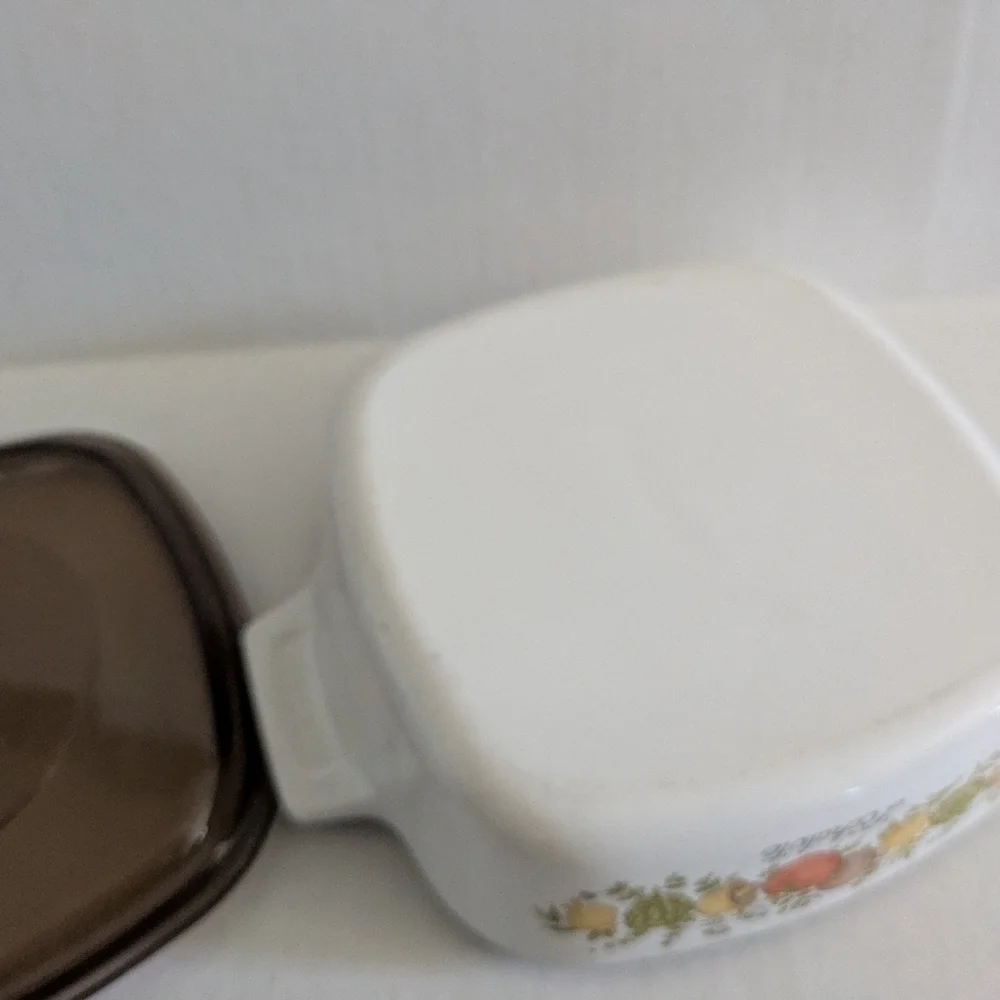 Vintage Corning Ware Spice of Life L'Echalote Casserole dish with lid.